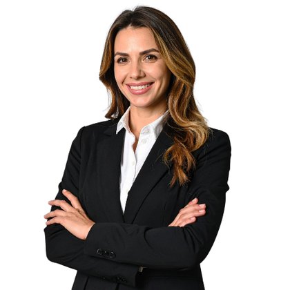 Olivia Harris, Senior Business Attorney